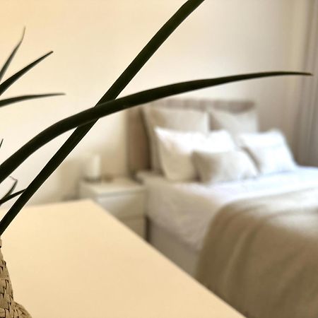 Private Room With En-Suite And Parking In Shared Flat Glasgow Exteriör bild