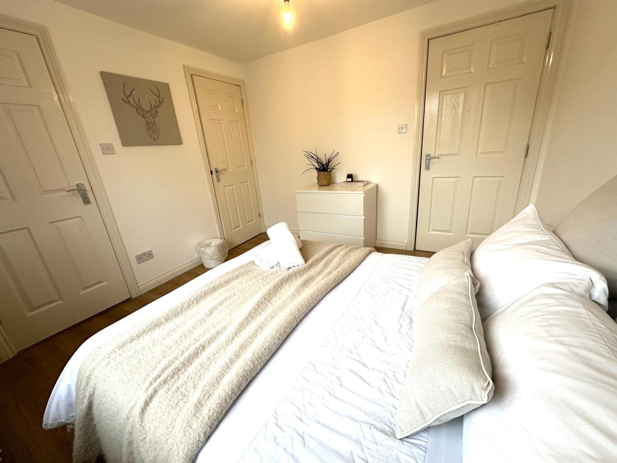 Private Room With En-Suite And Parking In Shared Flat Glasgow Exteriör bild
